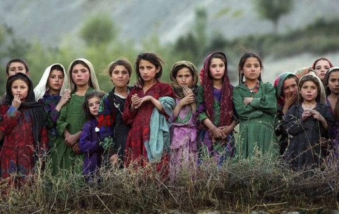 Un grupo de fotoperiodistas vende sus imágenes para ayudar a los refugiados