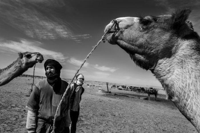 Un grupo de fotoperiodistas vende sus imágenes para ayudar a los refugiados