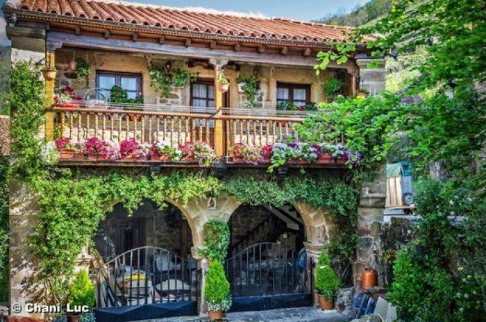 Cinco planazos (gratis) para viajar desde el sofá