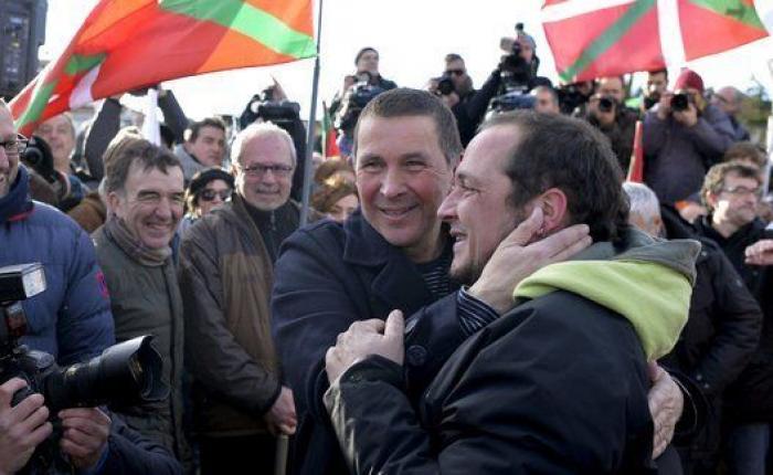 Rivera e Iglesias, picados en Twitter a costa de Otegi