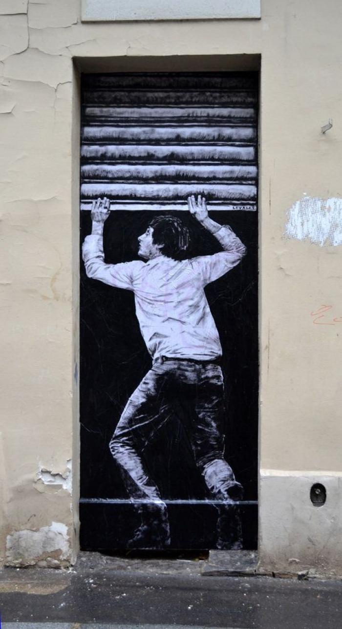 Estos dos edificios están haciendo guarrerías y al Louvre no le gusta