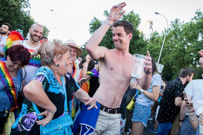 El 'paparazzi' Miguel Temprano estalla contra Carmena: "Han follado en media ciudad"