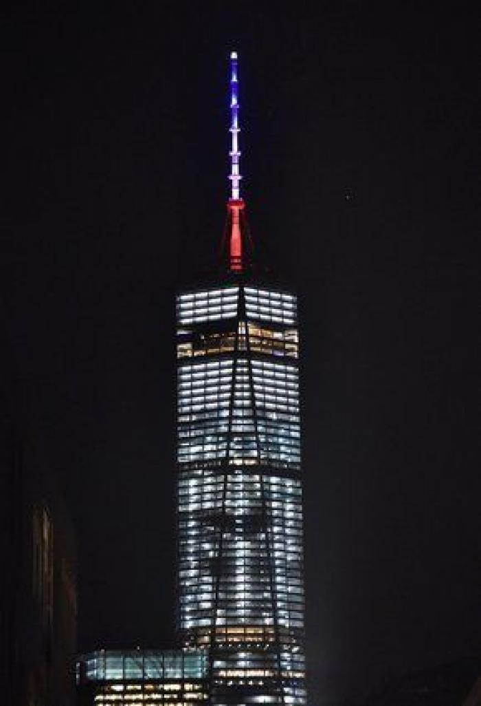 Luces por París: edificios de todo el mundo se tiñen con los colores de la bandera francesa