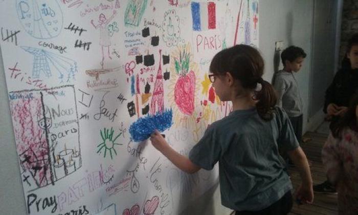 Una madre parisina anima a los niños a que dibujen sus emociones (FOTOS)