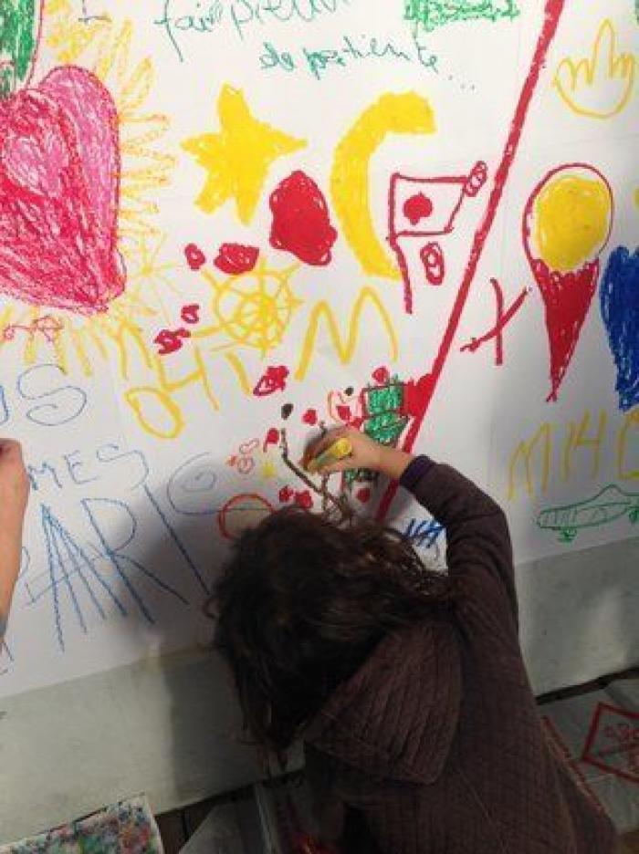 Una madre parisina anima a los niños a que dibujen sus emociones (FOTOS)