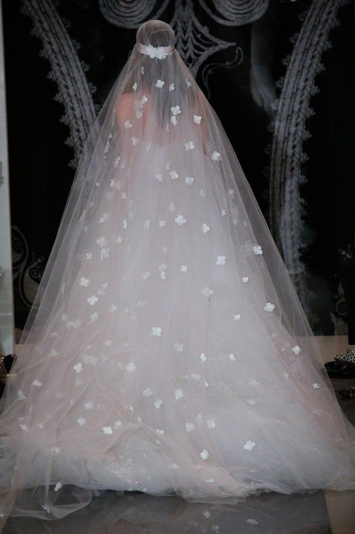 Regalar dinero en bodas: la novia que se quejó a una invitada por recibir "poco"