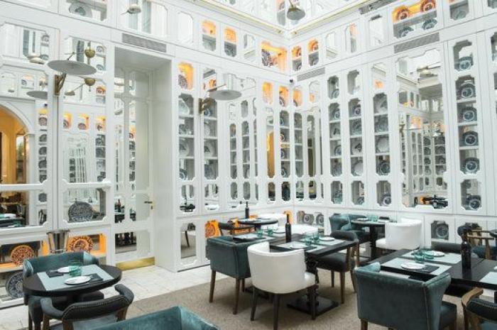 Mystique, el hotel en los acantilados de Caldera de Oia