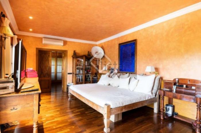 En nueve fotos: visita la casa de 2,9 millones de euros que Alfonso Arús pone a la venta