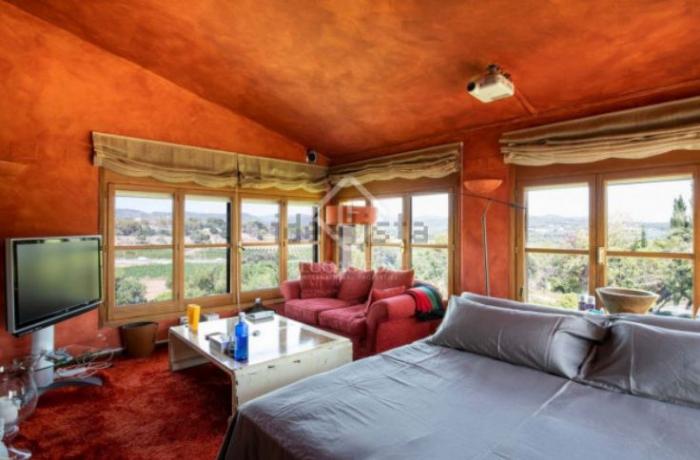 En nueve fotos: visita la casa de 2,9 millones de euros que Alfonso Arús pone a la venta