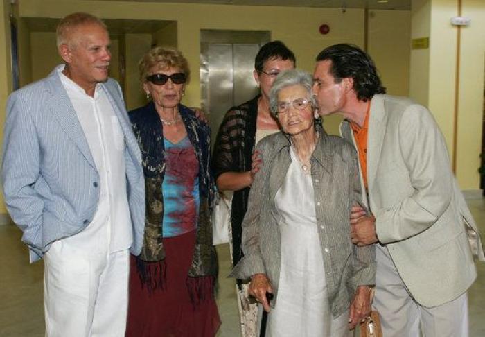 Diez años de la primera boda gay en España: "Hasta entonces éramos marginados"