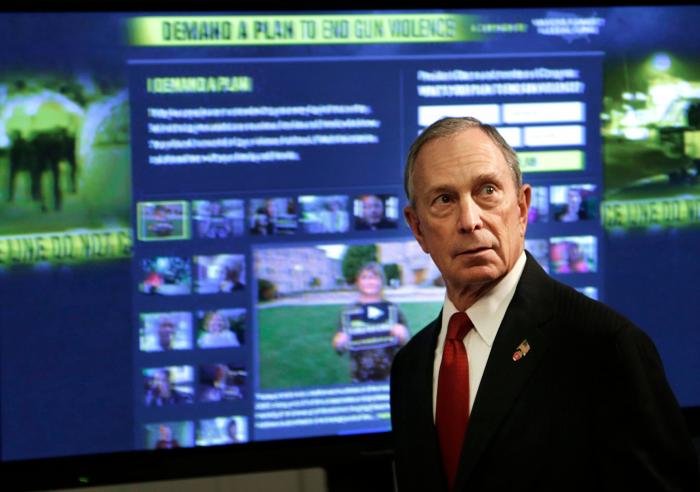 Las primarias demócratas explotan contra Bloomberg en el debate de Las Vegas