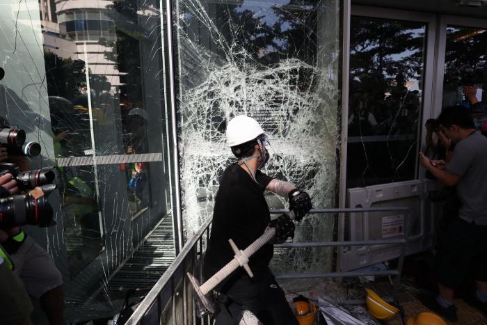 Miles de personas vuelven a las calles de Hong Kong