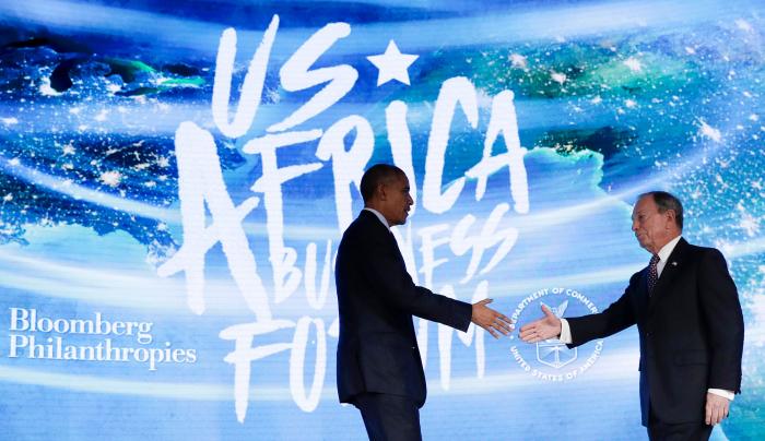 Las primarias demócratas explotan contra Bloomberg en el debate de Las Vegas