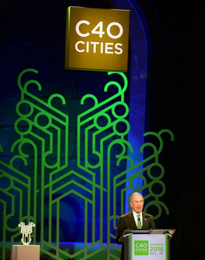 Las primarias demócratas explotan contra Bloomberg en el debate de Las Vegas