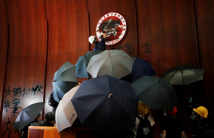 Miles de personas vuelven a las calles de Hong Kong
