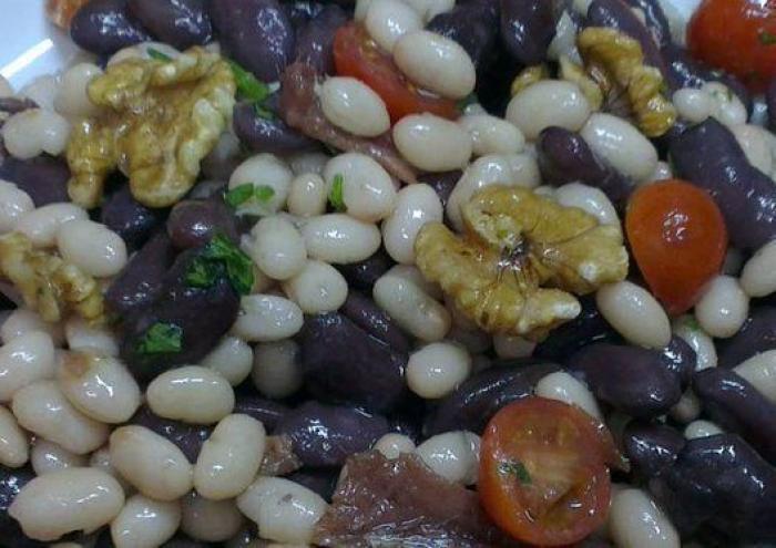 Por qué deberías guardar el líquido de los garbanzos en conserva y cómo usarlo para hacer mayonesa