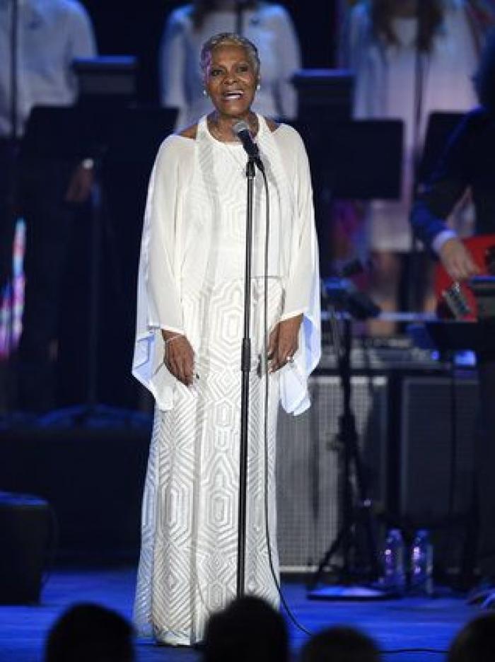 Grammy Latino 2015: la fiesta blanca en homenaje a Roberto Carlos
