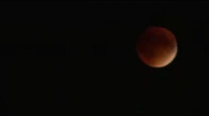 Guía para no perderte nada del eclipse parcial de Luna del 16 de julio