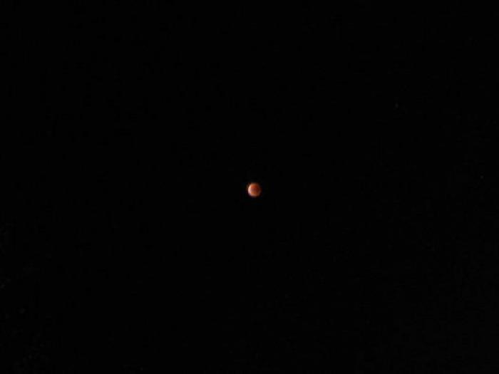 Guía para no perderte nada del eclipse parcial de Luna del 16 de julio