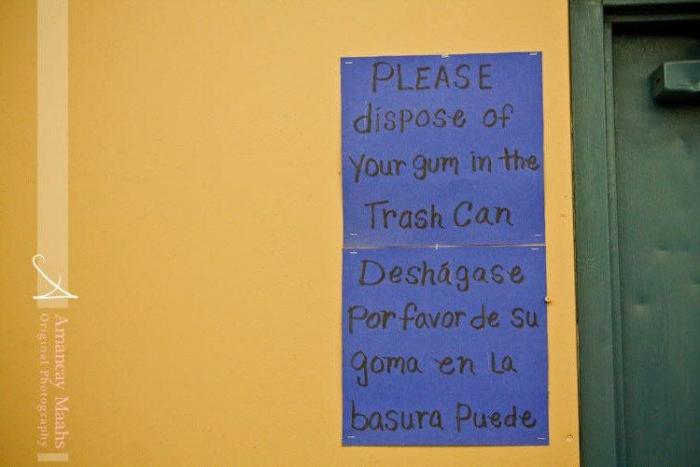 Almudena Ariza publica la surrealista traducción de patatas bravas que ha visto en Nueva York