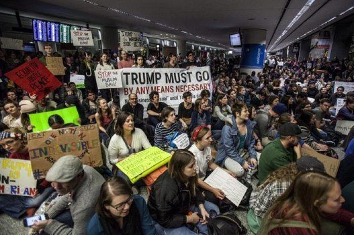 Siete razones por las que el veto de Trump a los refugiados es injusto, hipócrita y quizá ilegal