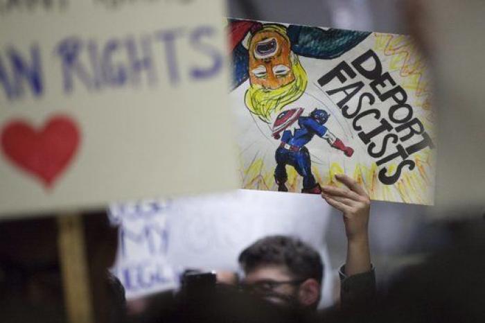 Siete razones por las que el veto de Trump a los refugiados es injusto, hipócrita y quizá ilegal