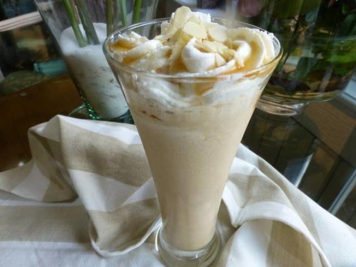 El truco para llenar bien la cubitera de hielo