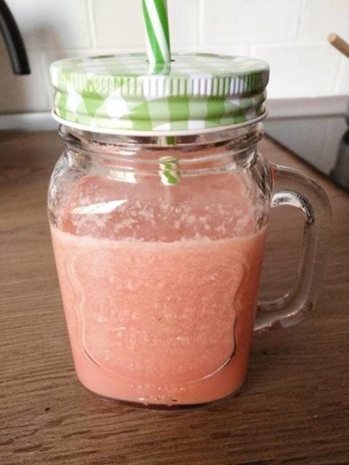 El truco para llenar bien la cubitera de hielo