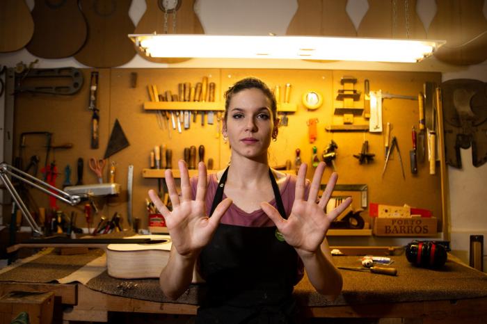 Calviño fija para después del verano la decisión de subir o no el salario mínimo