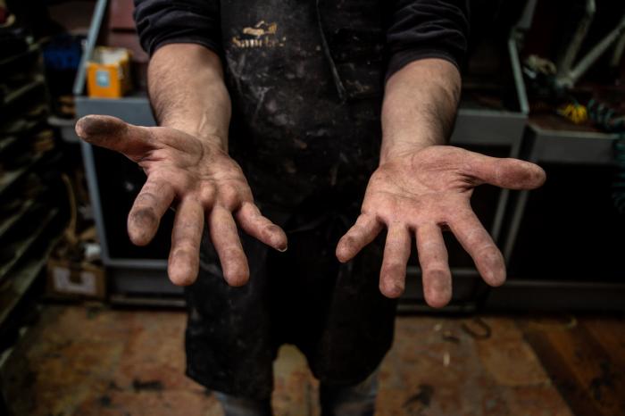 Calviño fija para después del verano la decisión de subir o no el salario mínimo