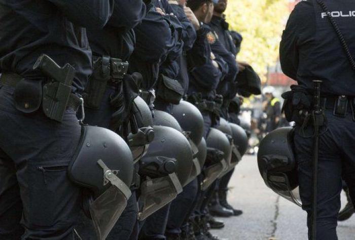 Máxima seguridad: cacheos y controles en las inmediaciones del Bernabéu
