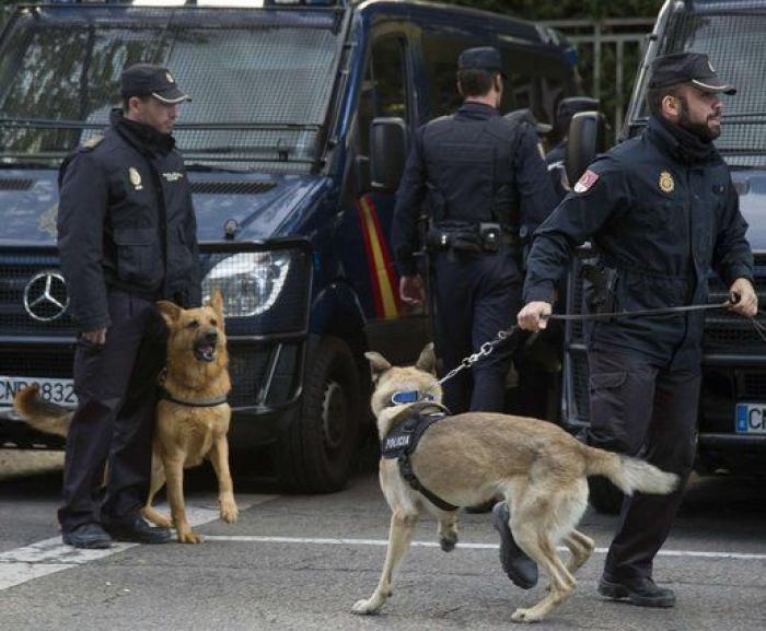 Máxima seguridad: cacheos y controles en las inmediaciones del Bernabéu