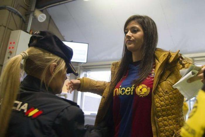 Máxima seguridad: cacheos y controles en las inmediaciones del Bernabéu