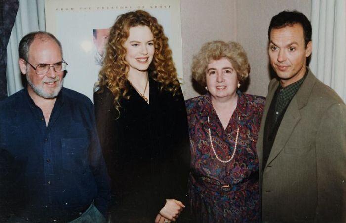 Quién es la mujer que se fotografió con todo Hollywood: esta es su historia