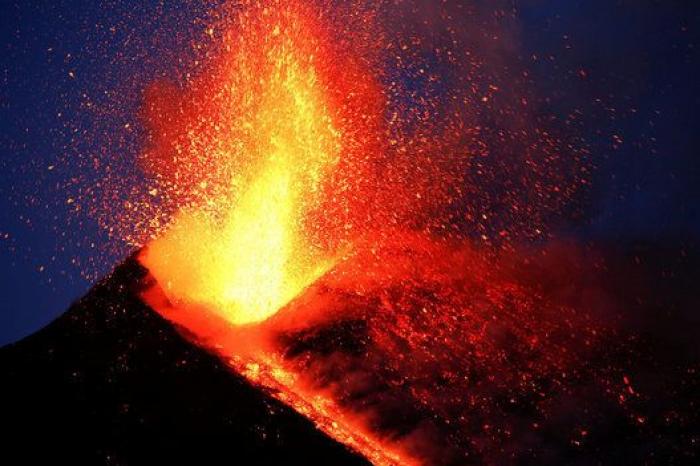 El volcán Etna entra en erupción