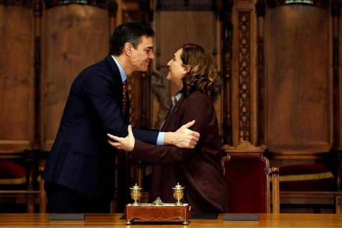 Colau cree que no es necesaria la figura del mediador en la mesa de negociación