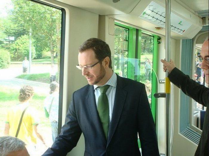 Javier Maroto reacciona a las críticas contra Pablo Motos publicando este curioso mensaje