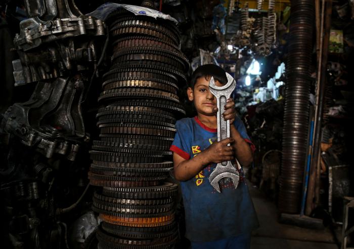 ¿Cuántas horas aguantarías trabajando en una mina de oro? Unicef te pone a prueba