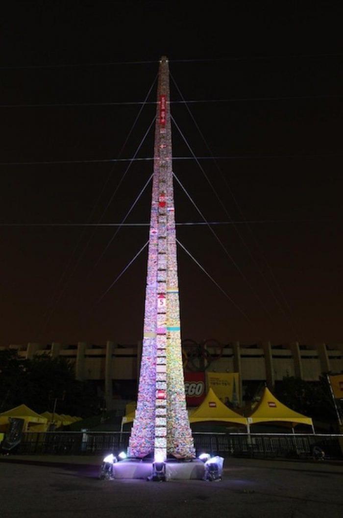 Nathan Sawaya, el artista que hace esculturas con piezas de Lego (FOTOS)