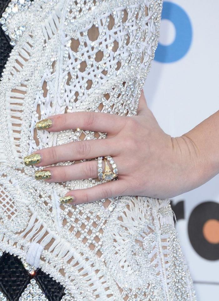 Todas las razones por las que NO deberías hacerte la manicura en un salón 'low-cost'