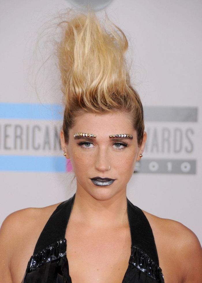 Todas las razones por las que NO deberías hacerte la manicura en un salón 'low-cost'