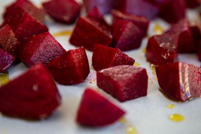 Cómo pelar un kiwi con una cuchara en 30 segundos