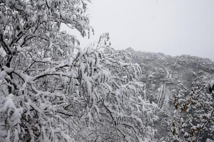 Las bellas fotos de la muralla china cubierta de nieve