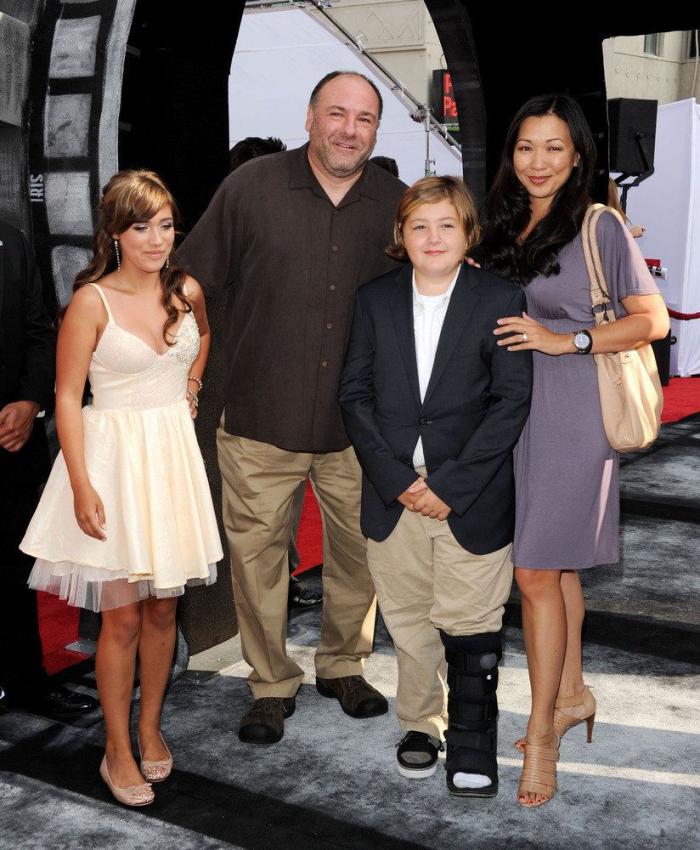 Muerte de 'Tony Soprano': homenaje a James Gandolfini en el lugar de la última escena de 'Los Soprano'