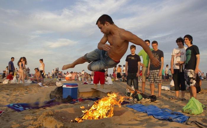 Noche de San Juan 2013: Las hogueras, en fotos