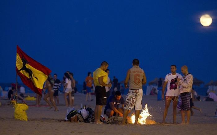 Noche de San Juan 2013: Las hogueras, en fotos