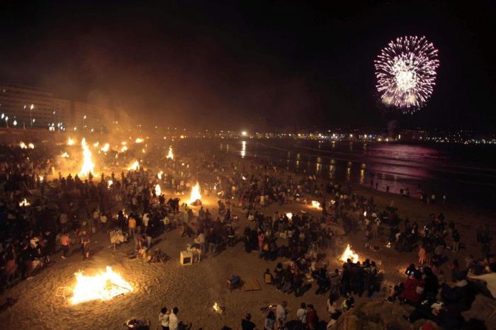 Noche de San Juan 2013: Las hogueras, en fotos