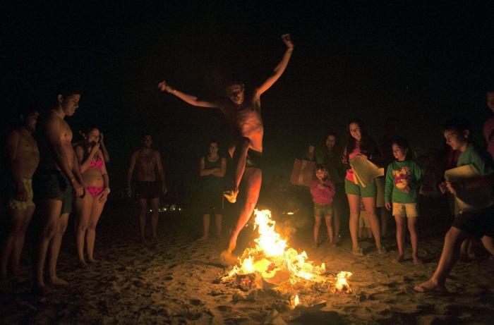 Noche de San Juan 2013: Las hogueras, en fotos