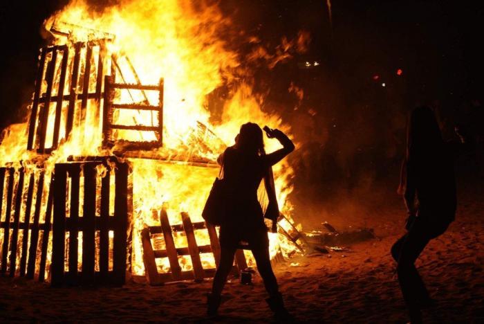 Noche de San Juan 2013: Las hogueras, en fotos