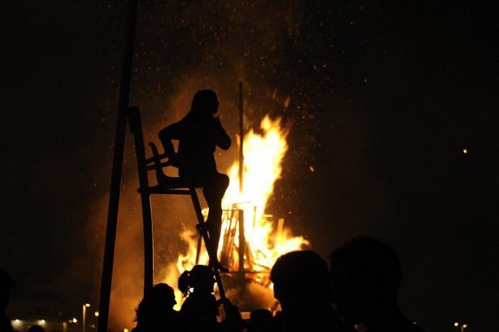 Noche de San Juan 2013: Las hogueras, en fotos